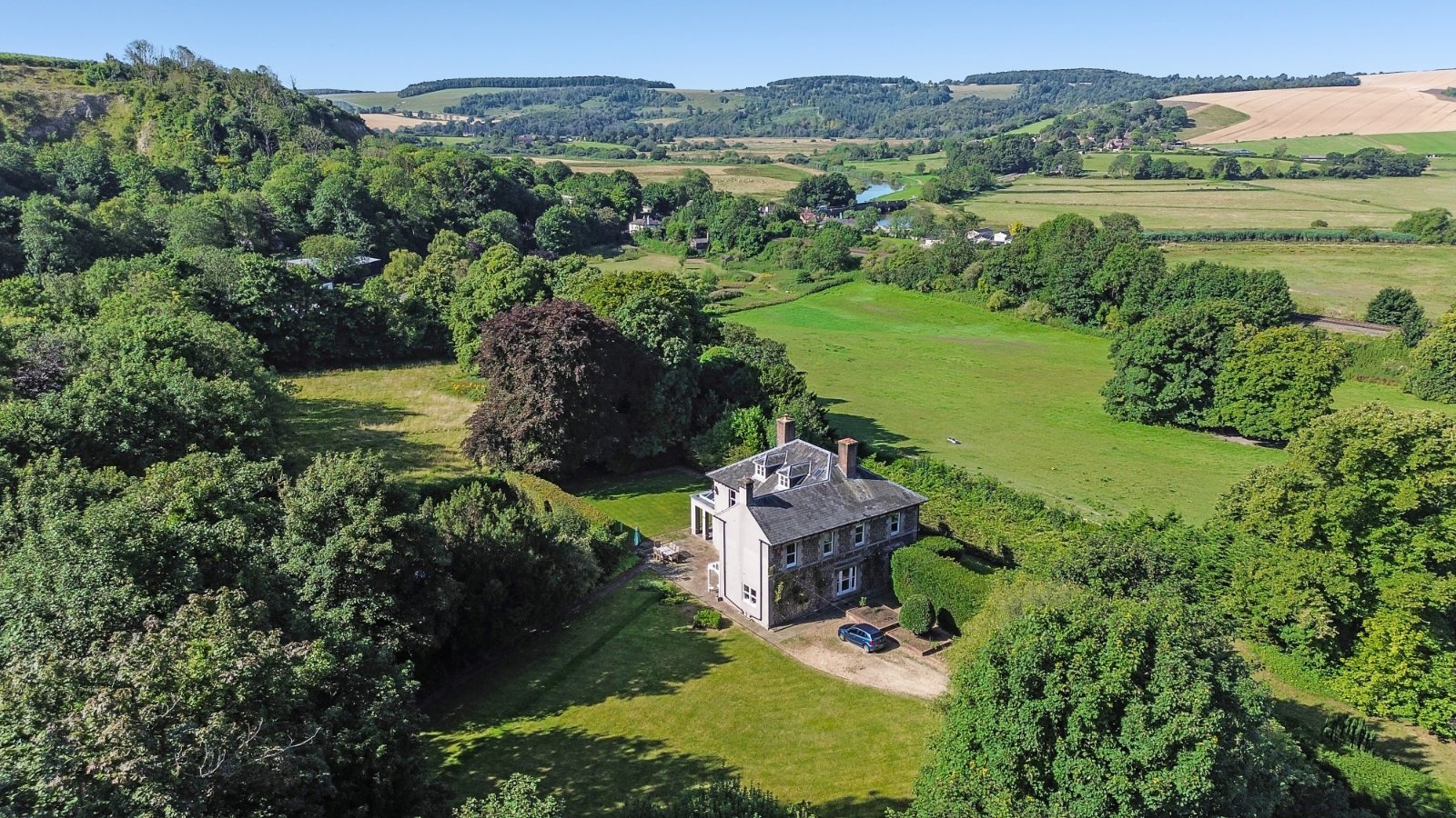 3 bedroom flat for sale