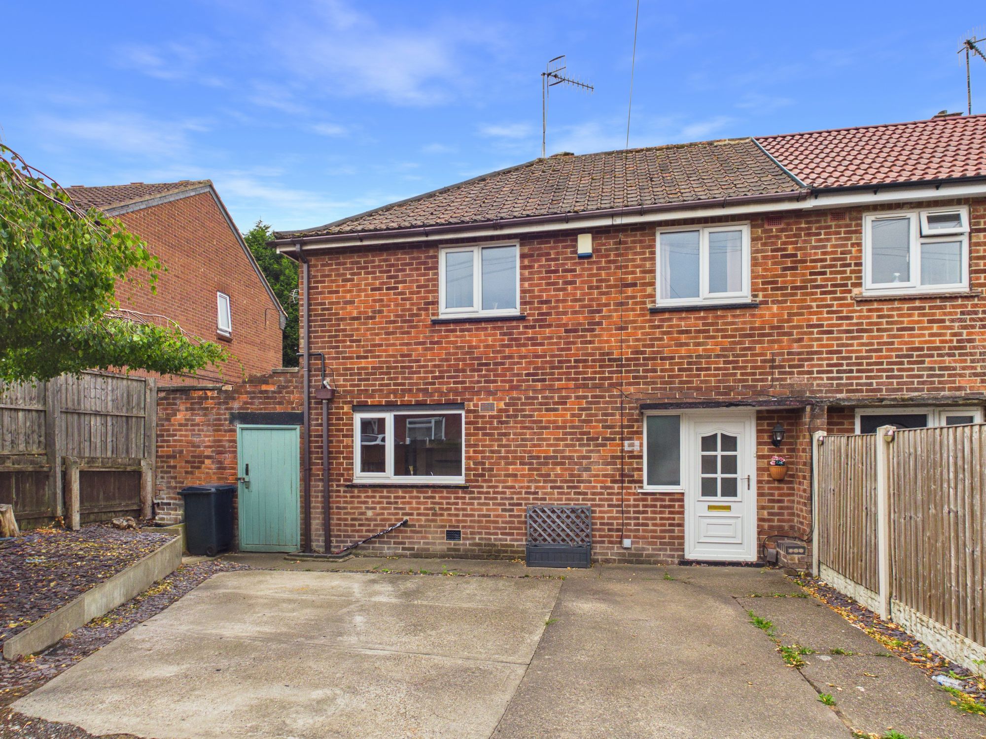 33 Goodwood Avenue, Arnold, Nottingham, NG5 7BB - listing photo