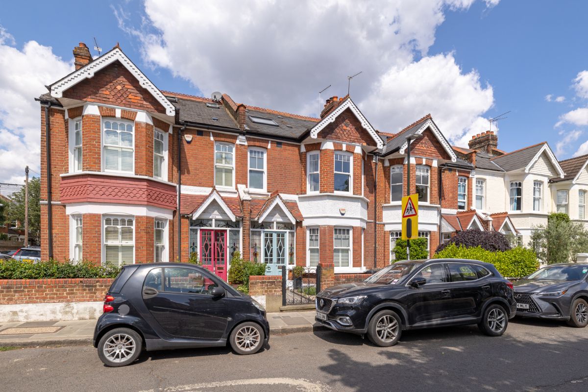 3 bedroom terraced house for sale 0