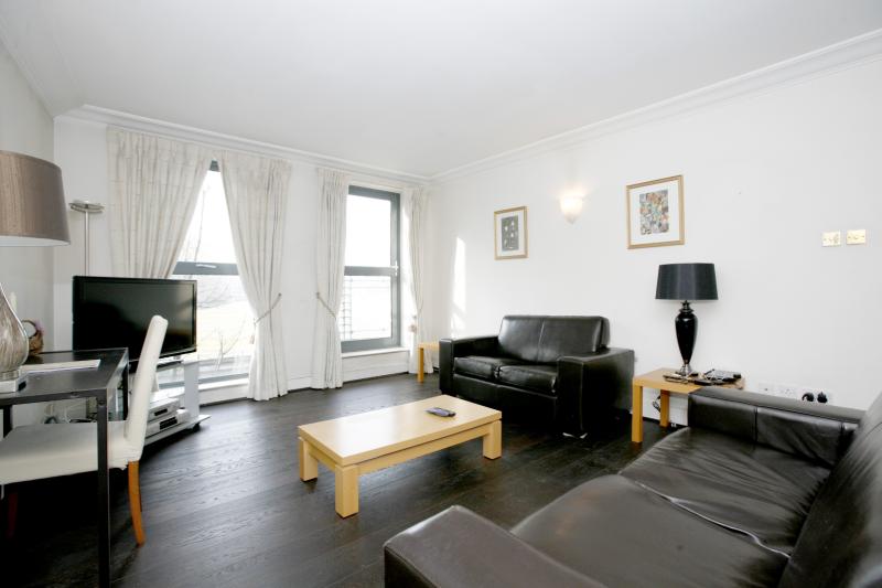 2 bedroom flat for sale 0