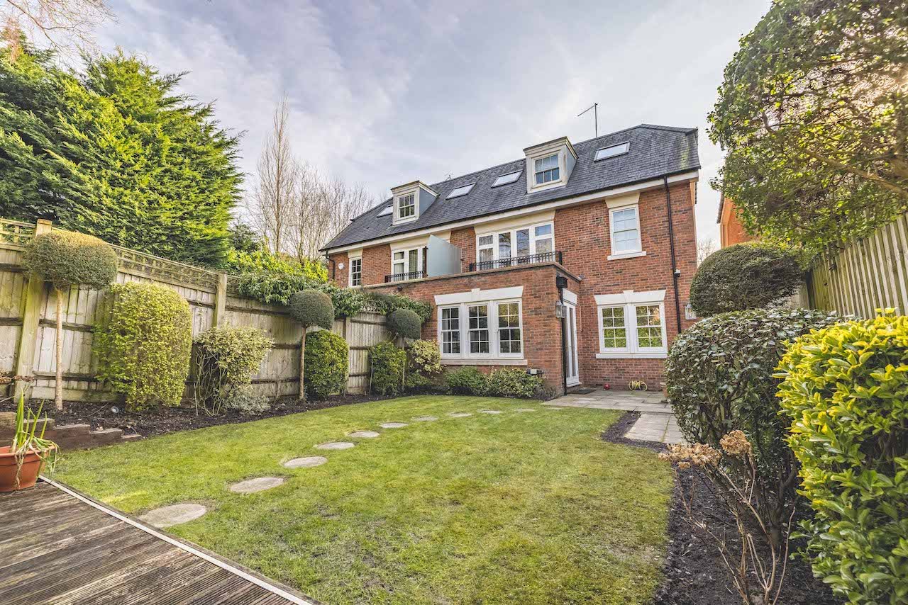 3 bedroom semi-detached house for sale 0