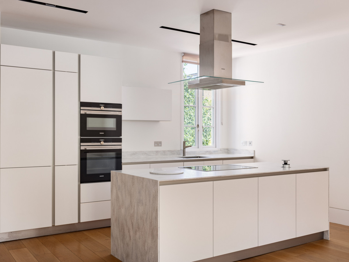 2 bedroom flat for sale 0