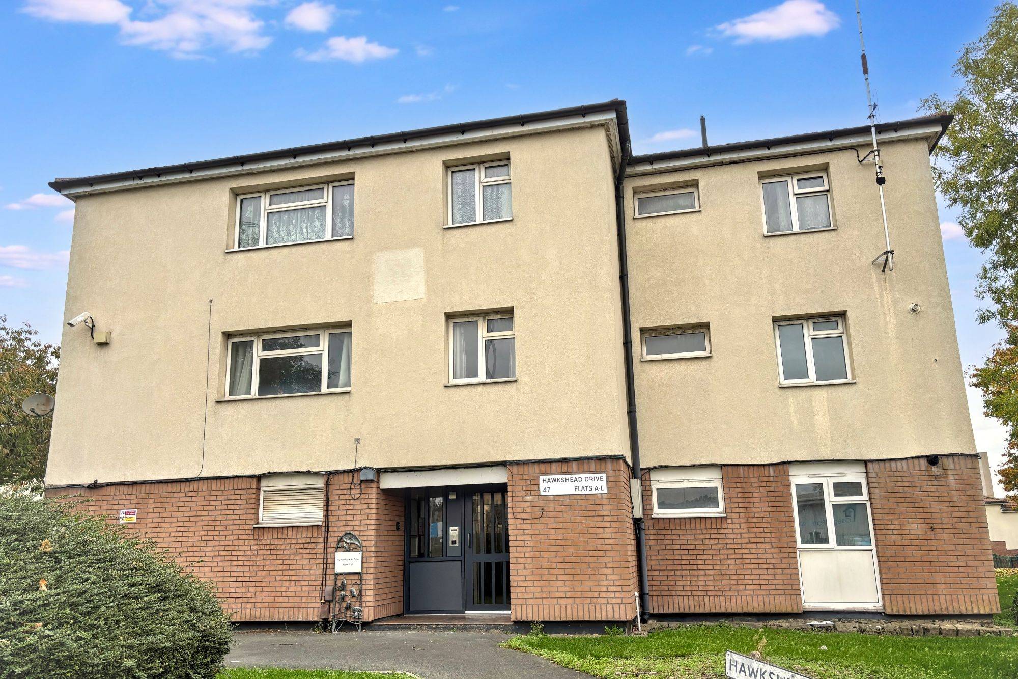 47E Hawkshead Drive, Bradford photo 2