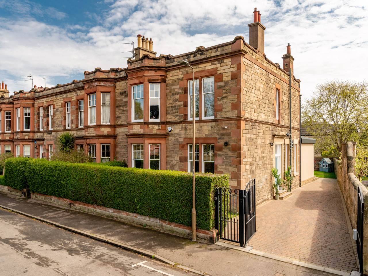3 bedroom flat for sale