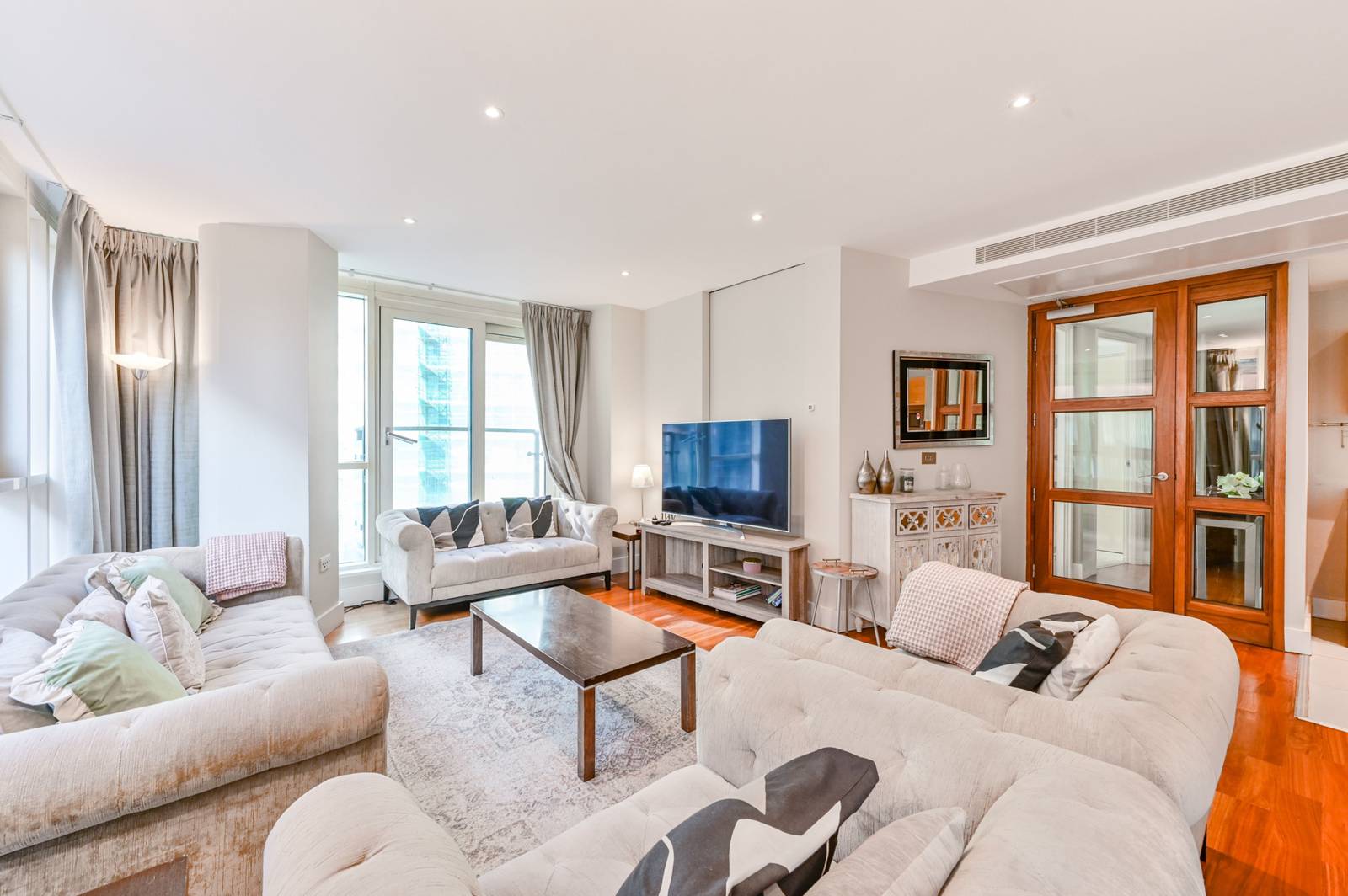 3 bedroom flat for sale 0