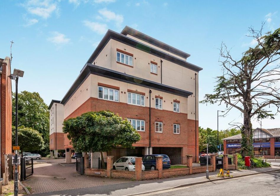 Flat 35 Centrika, Bath Road, Slough, Buckinghamshire, SL1 3SL photo 2