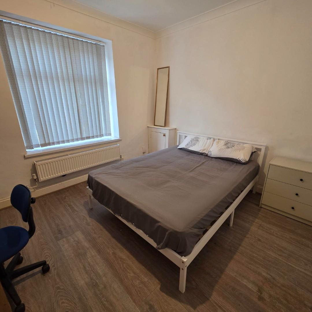 Room 4, 109, Wood Road, Pontypridd photo 5
