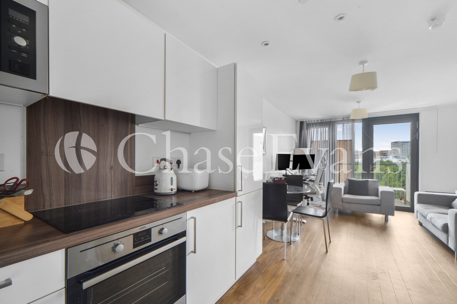 1-bed flat on Flat 36, 16, Waterside Heights, Waterside Park, Docklands, £300,000