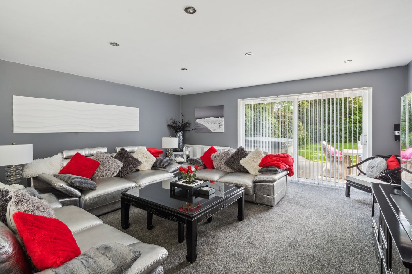 4 bedroom detached house for sale 0