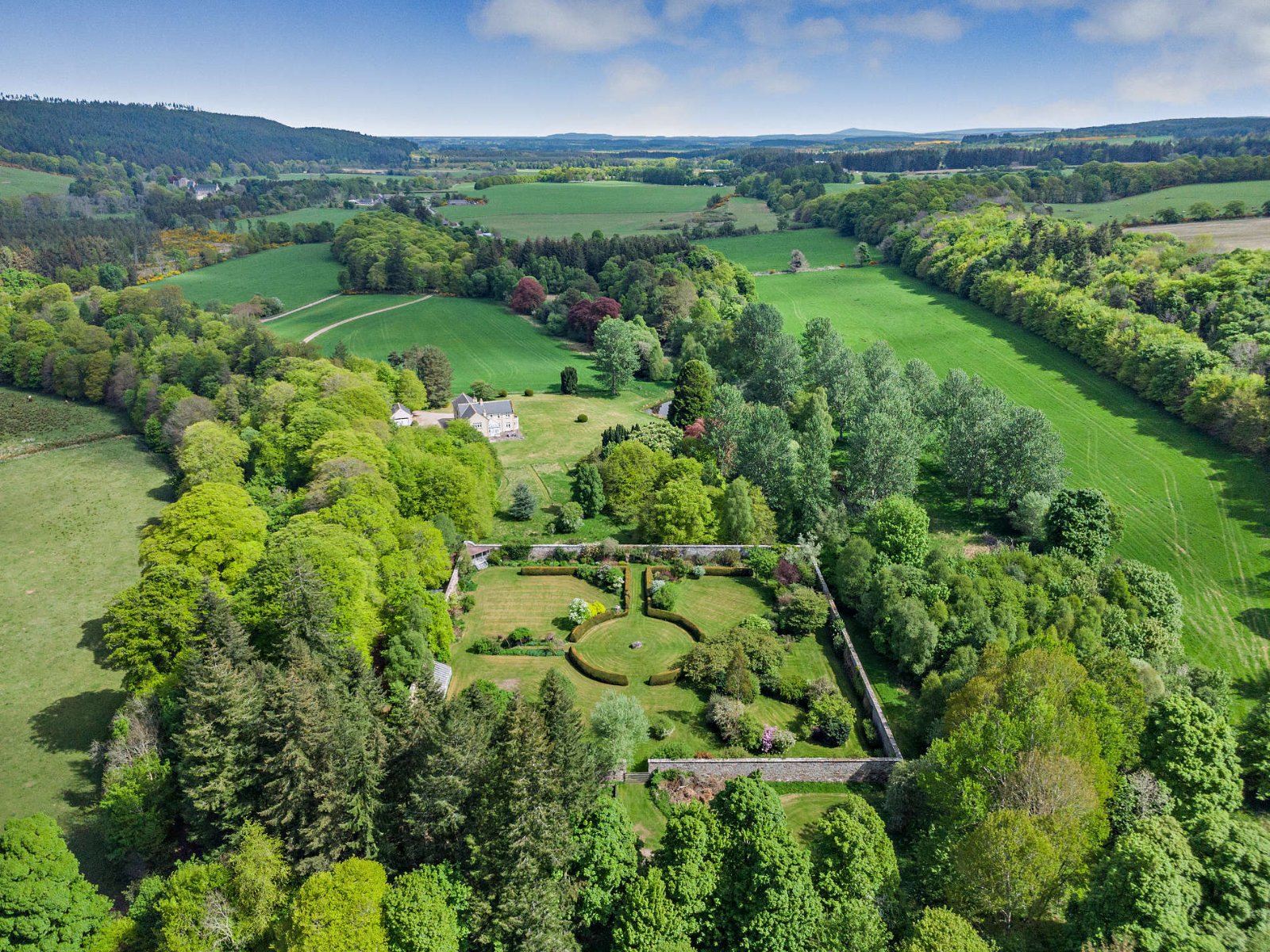 country house for sale 0