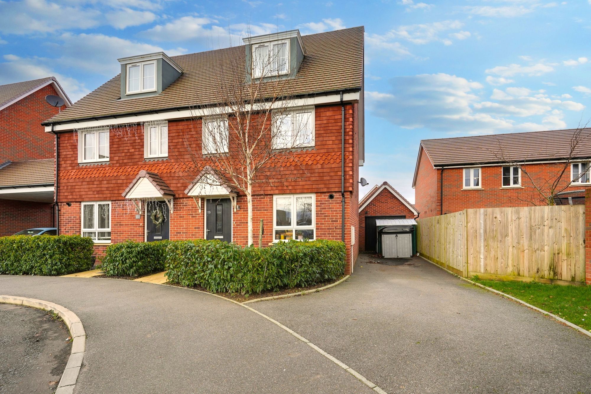 135 Edmett Way, Maidstone photo 4