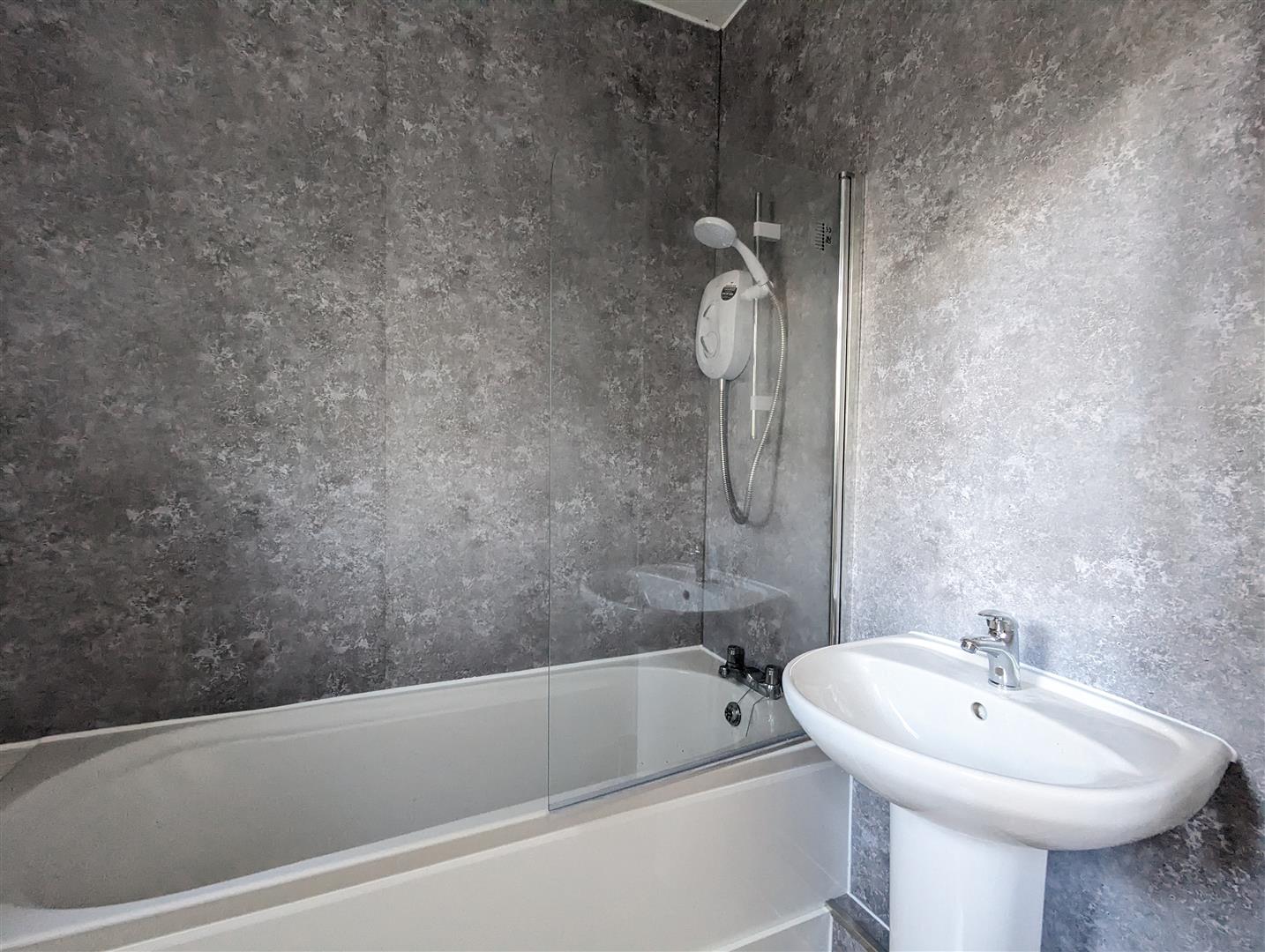 Photos of Grove Avenue, Tunbridge Wells TN1 66848180 PrimeLocation