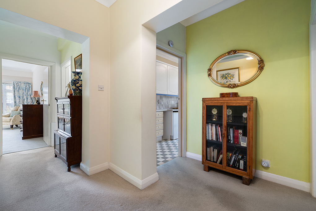 Flat 5, 24, The Fairway, Aldwick Bay Estate, Aldwick, West Sussex photo 3