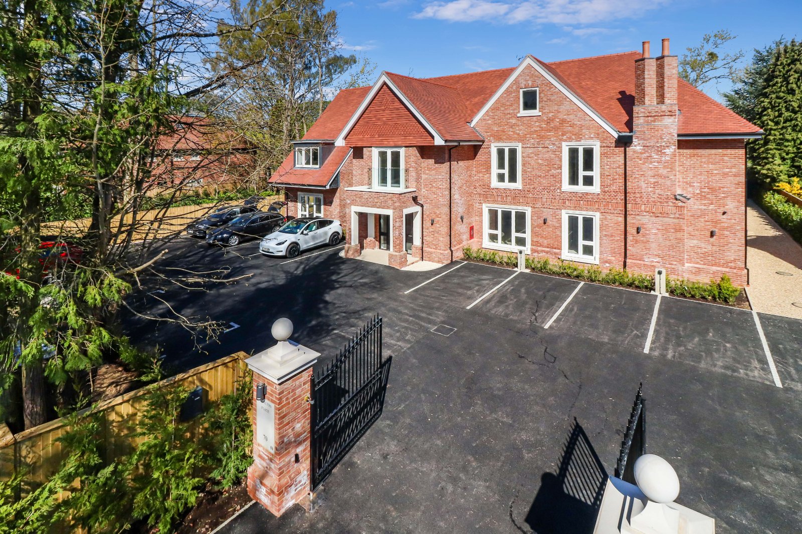 3 bedroom new flat for sale 0