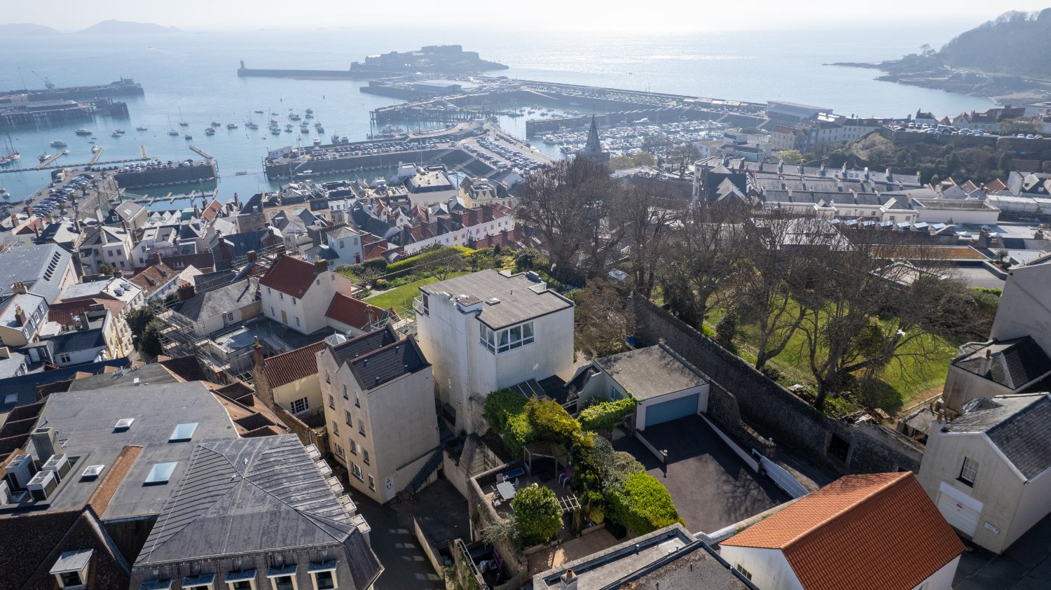 4 bedroom detached house for sale 0