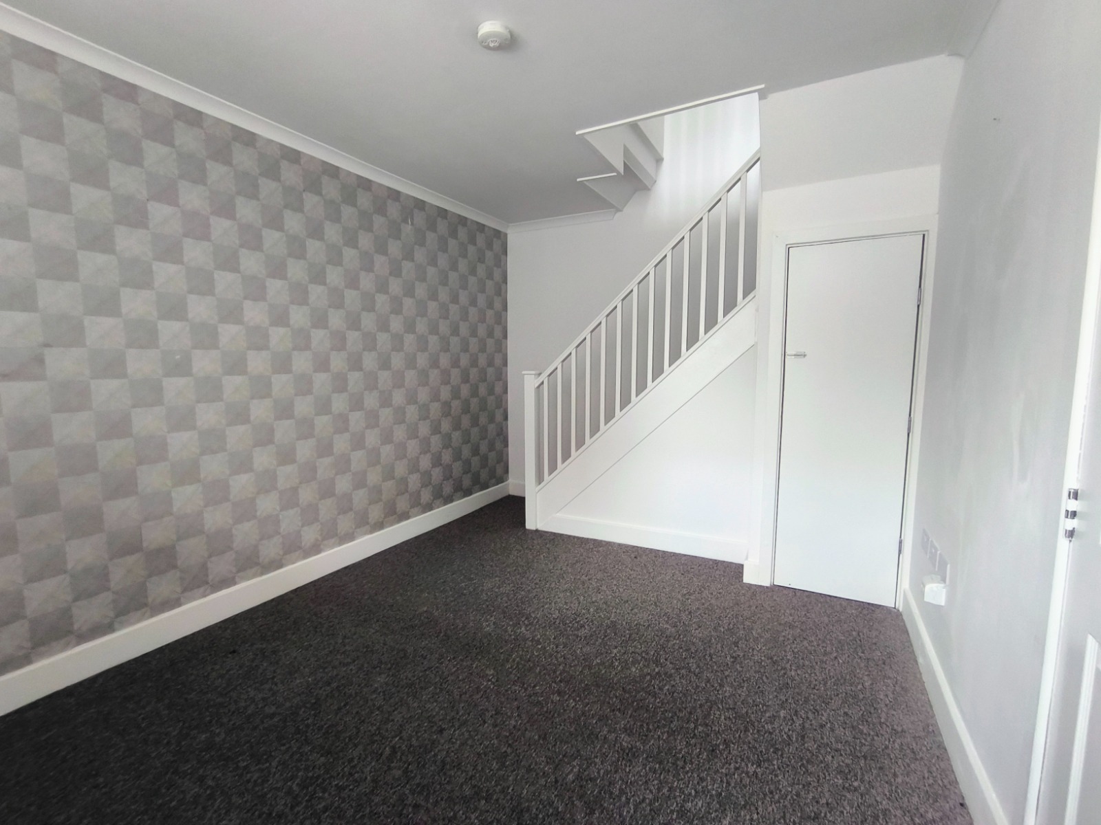 Flat 2, CANTERBURY photo 5