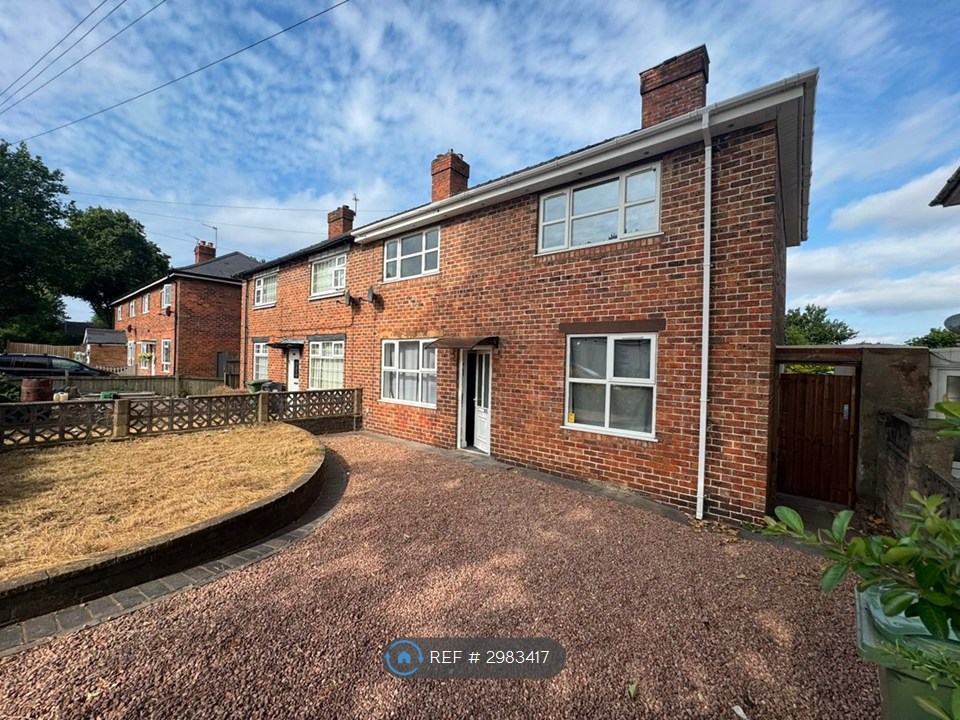3-bed semi-detached on Guild Avenue, Walsall, £1,300/mo