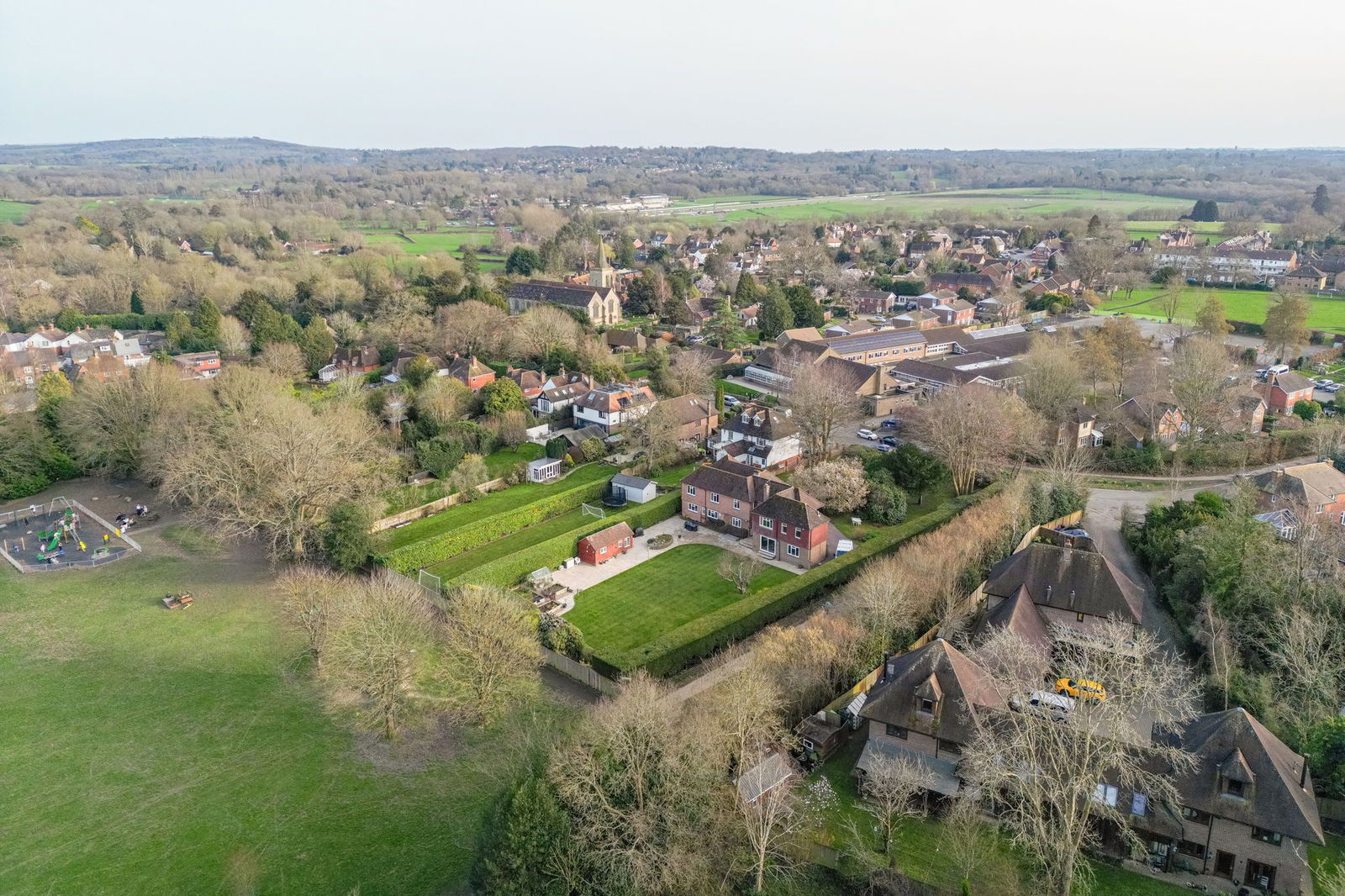 6 bedroom detached house for sale 0