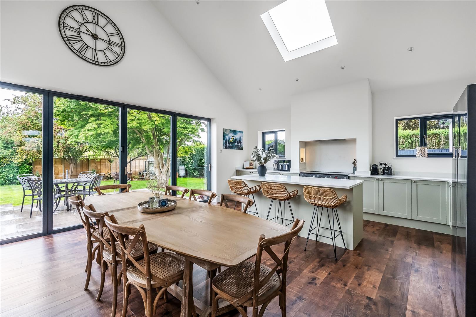 4 bedroom detached house for sale 0