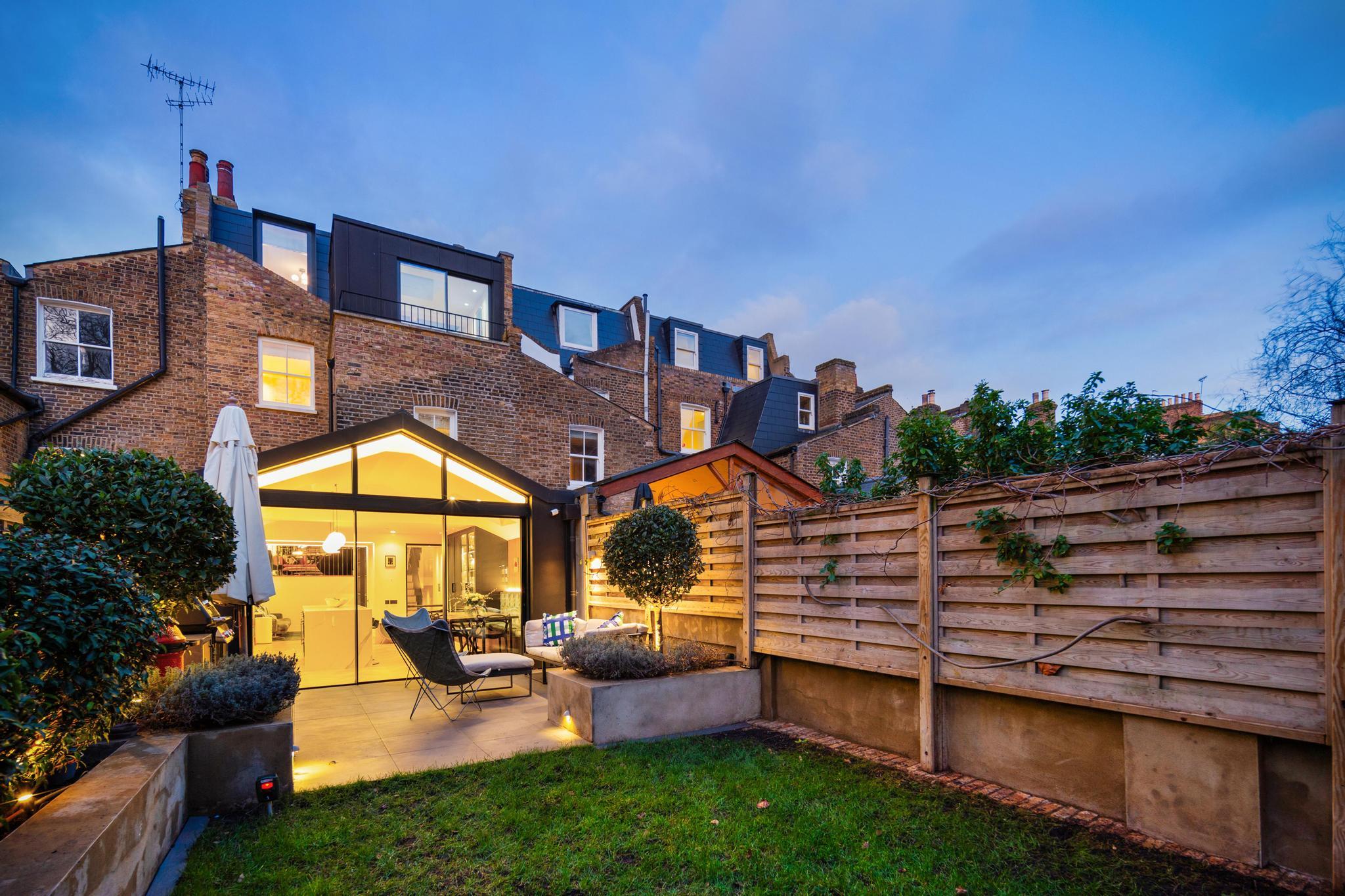 4 bedroom detached house for sale in Slough