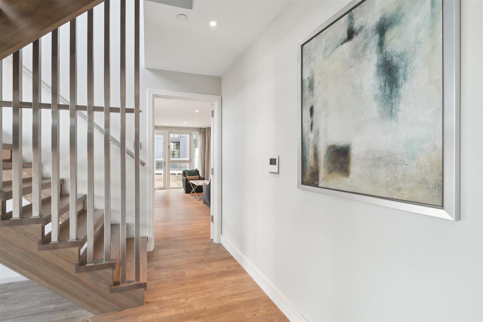 4 bedroom flat for sale 0