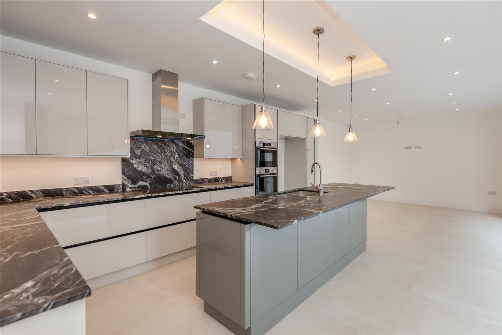 5 bedroom property for sale 0