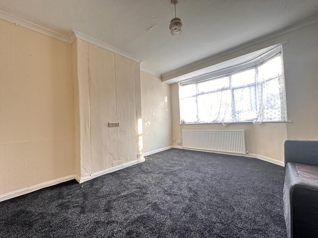 88 Balfour Road, Southall photo 5