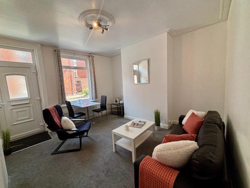 2-bed terraced on 49, Harold Road, Leeds, £1,195/mo