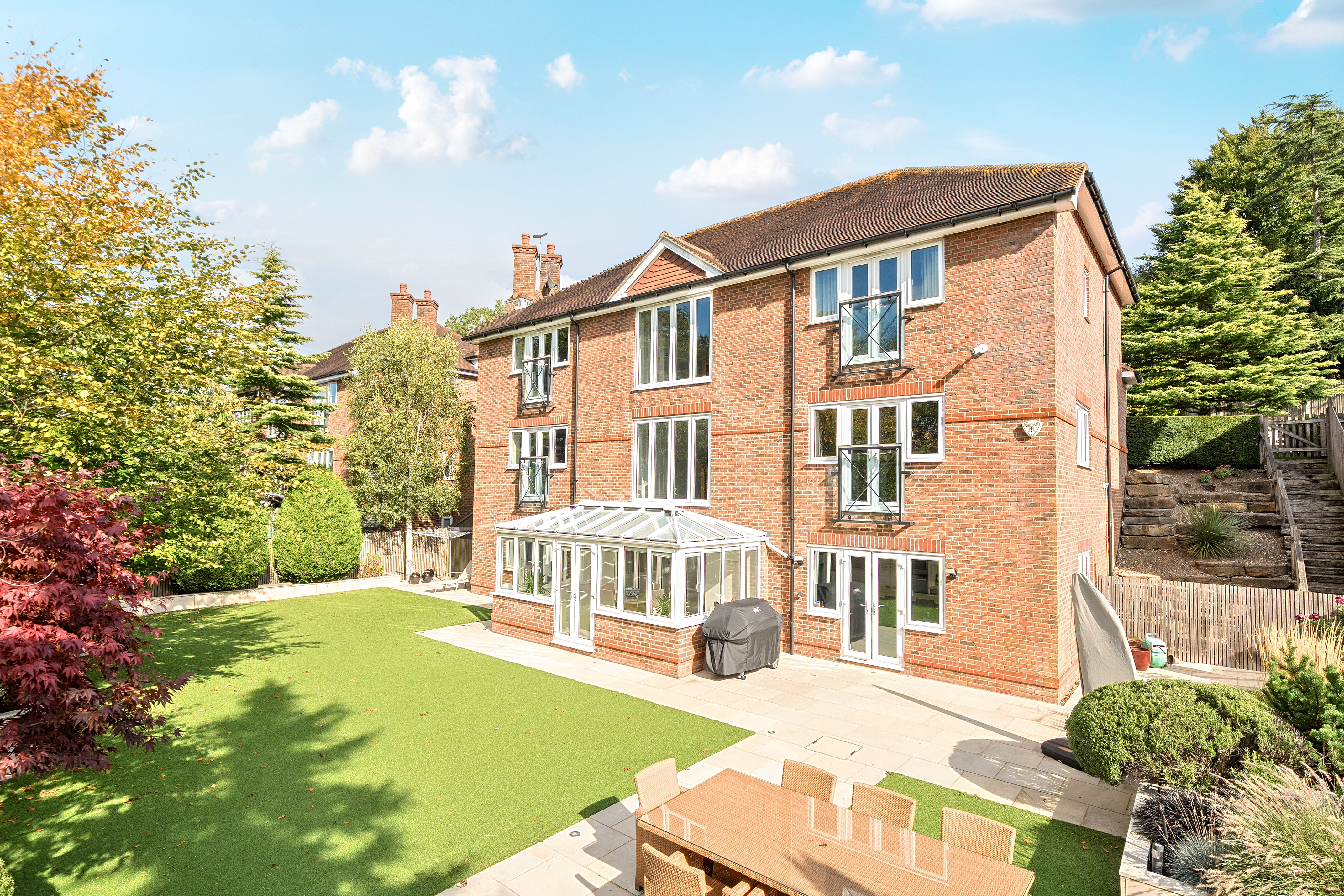 5 bedroom detached house for sale 0