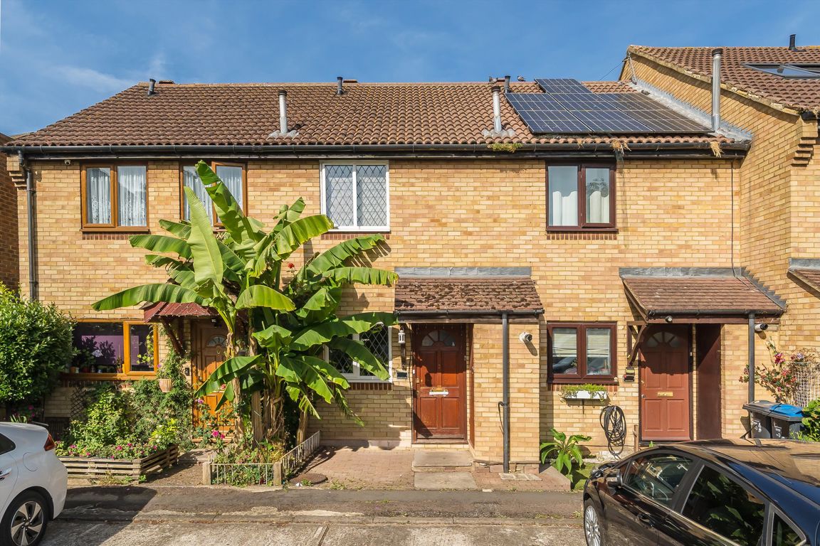 5, Morland Close, Mitcham photo 2