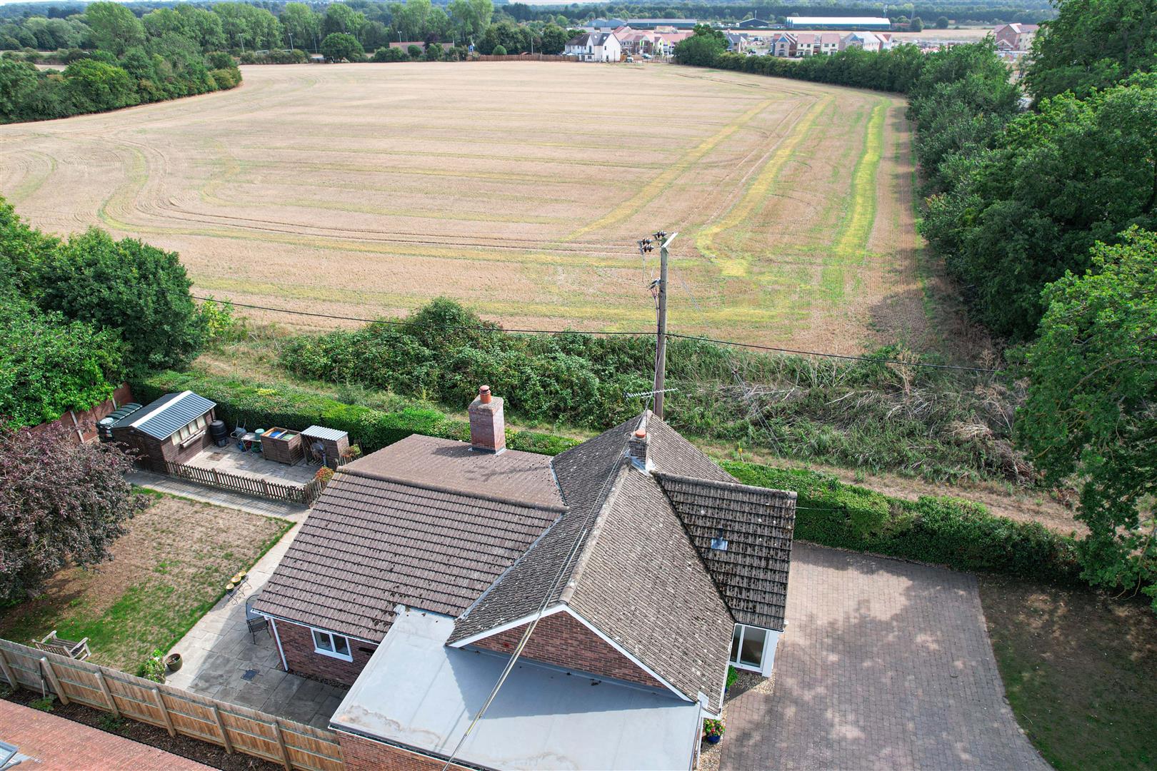 18, Church Lane, Kennett photo 3
