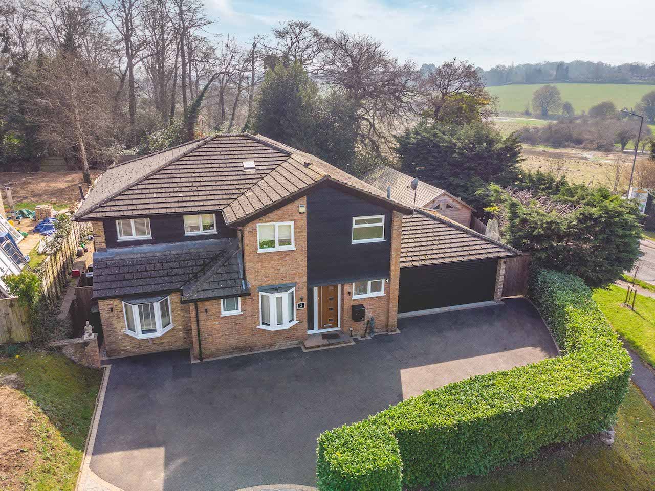 4 bedroom detached house for sale 0