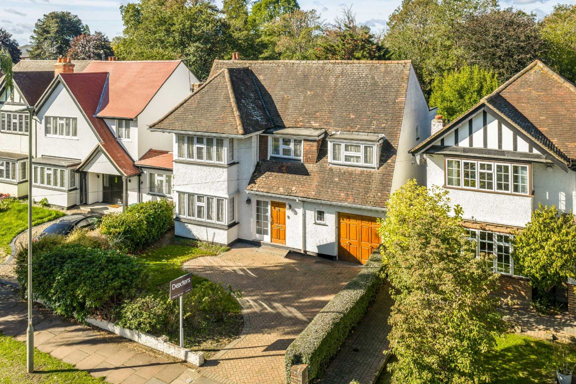 6 bedroom detached house for sale 0