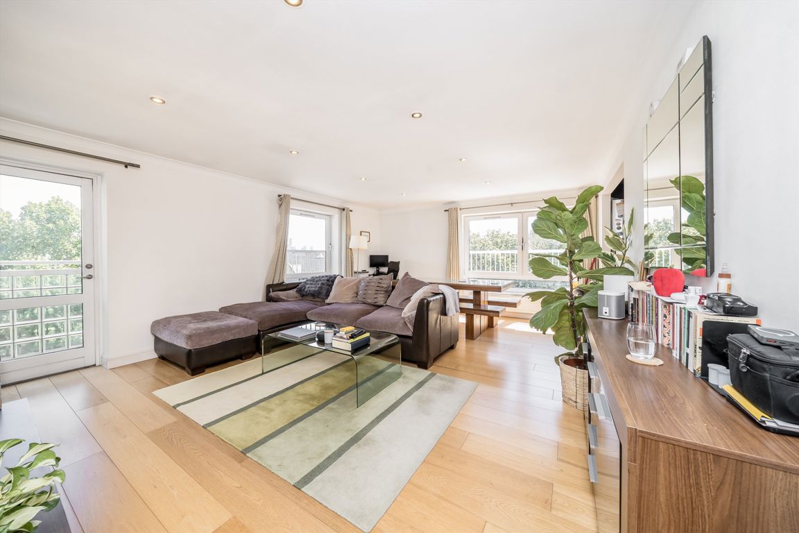 17, Stockholm Way, London photo 4
