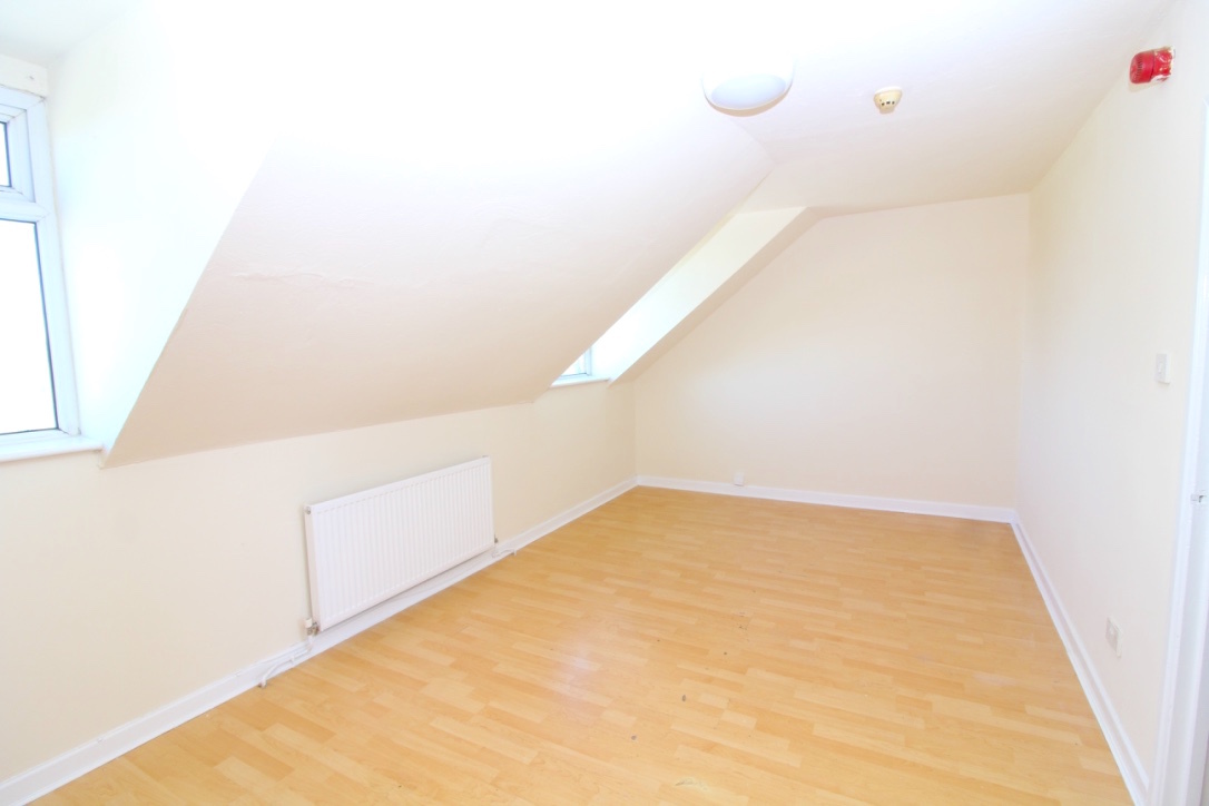 Flat 4, 11 High Street, Swansea photo 4