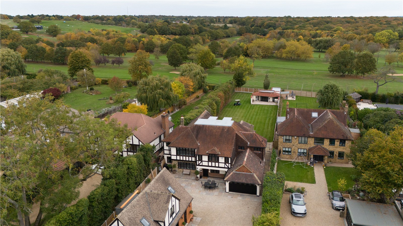 5 bedroom detached house for sale 0