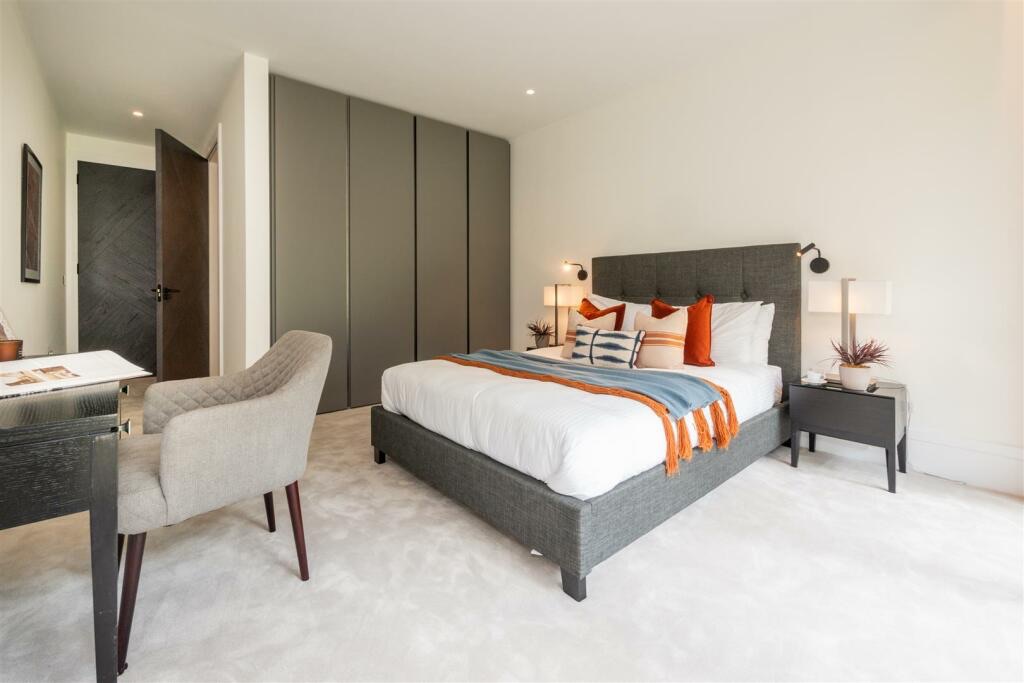 5 bedroom detached house for sale 0