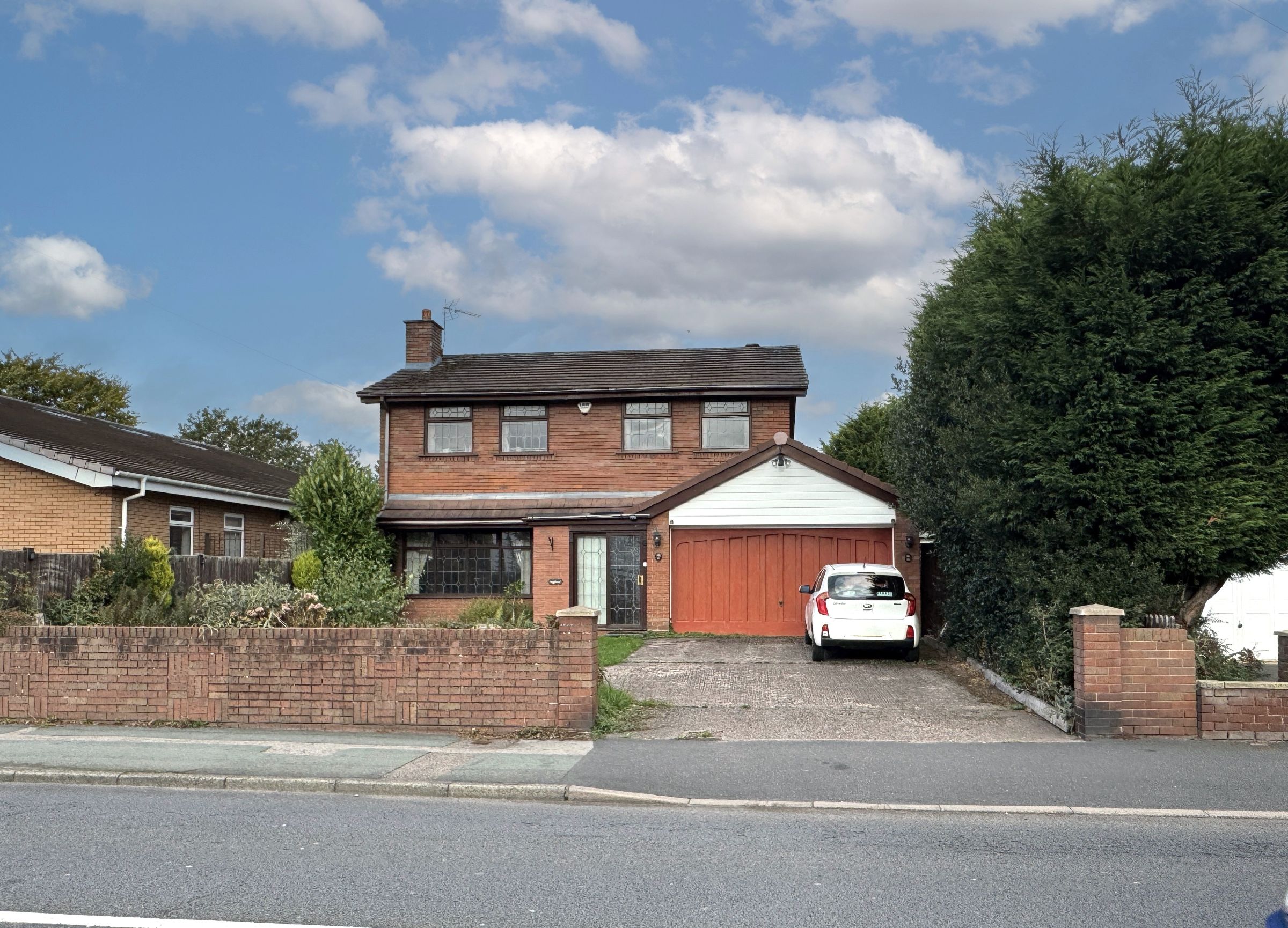16 Linthouse Lane, Wolverhampton photo 4