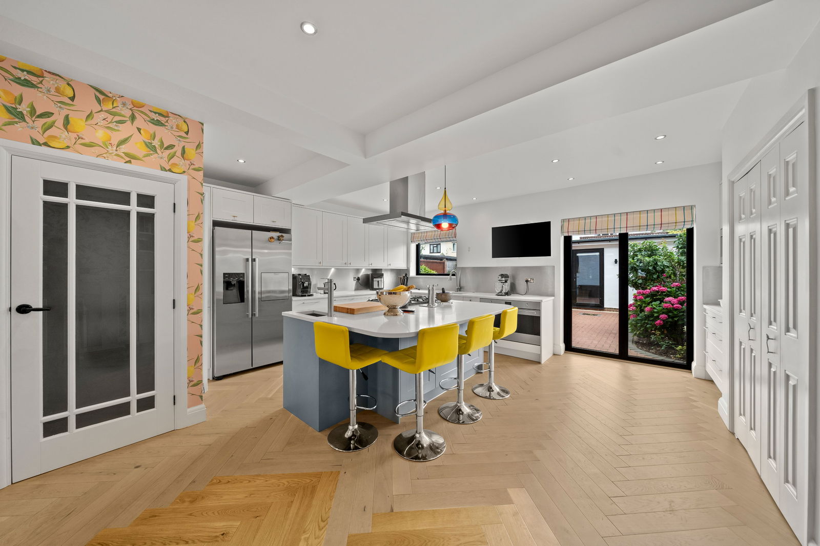4 bedroom semi-detached house for sale 0