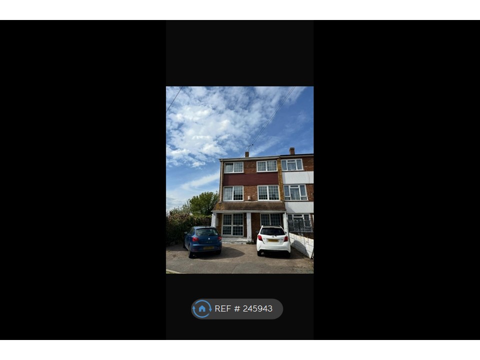 St Christophers Close, Canvey Island photo 5