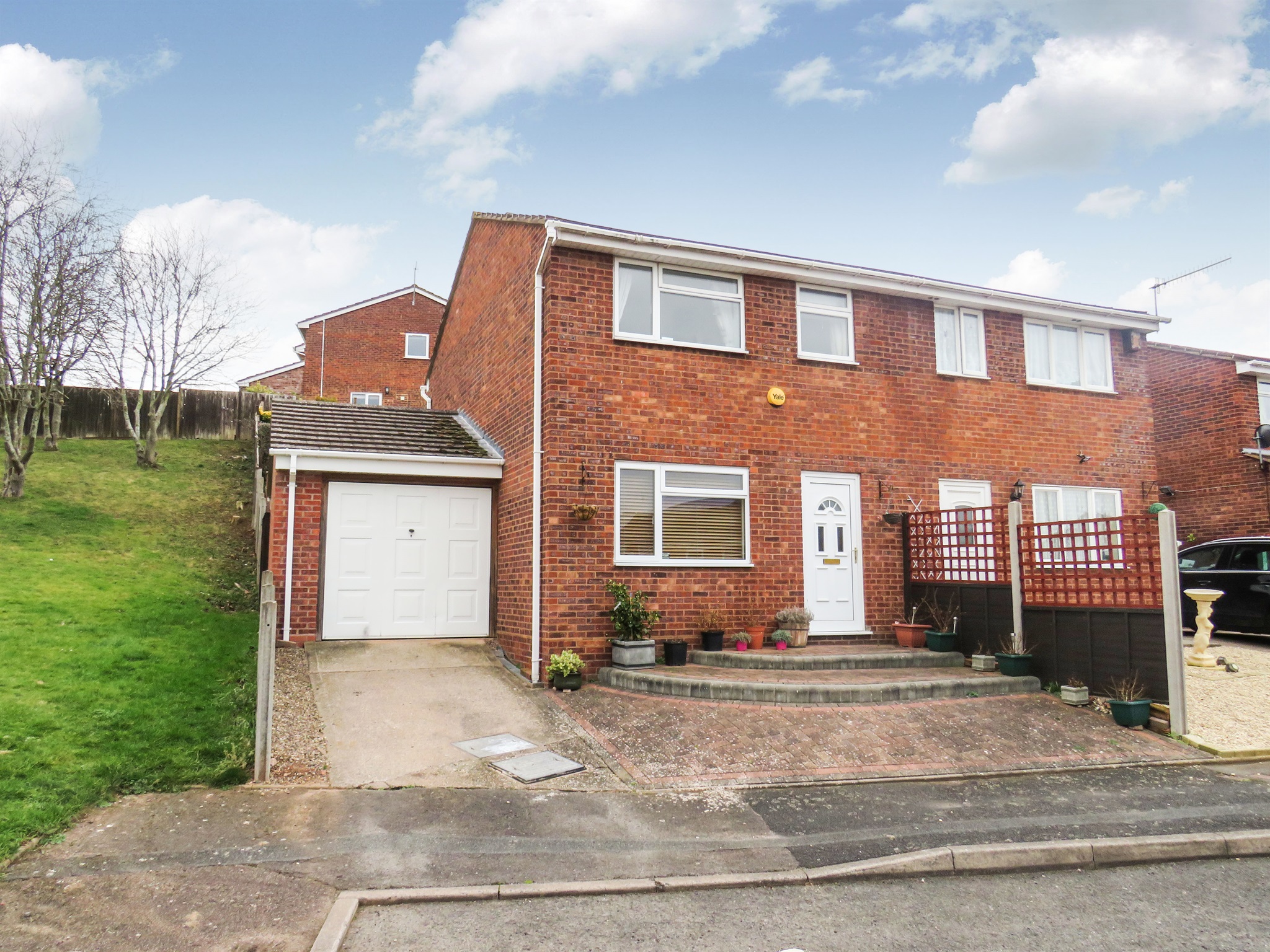3 bedroom semidetached house in Worcester