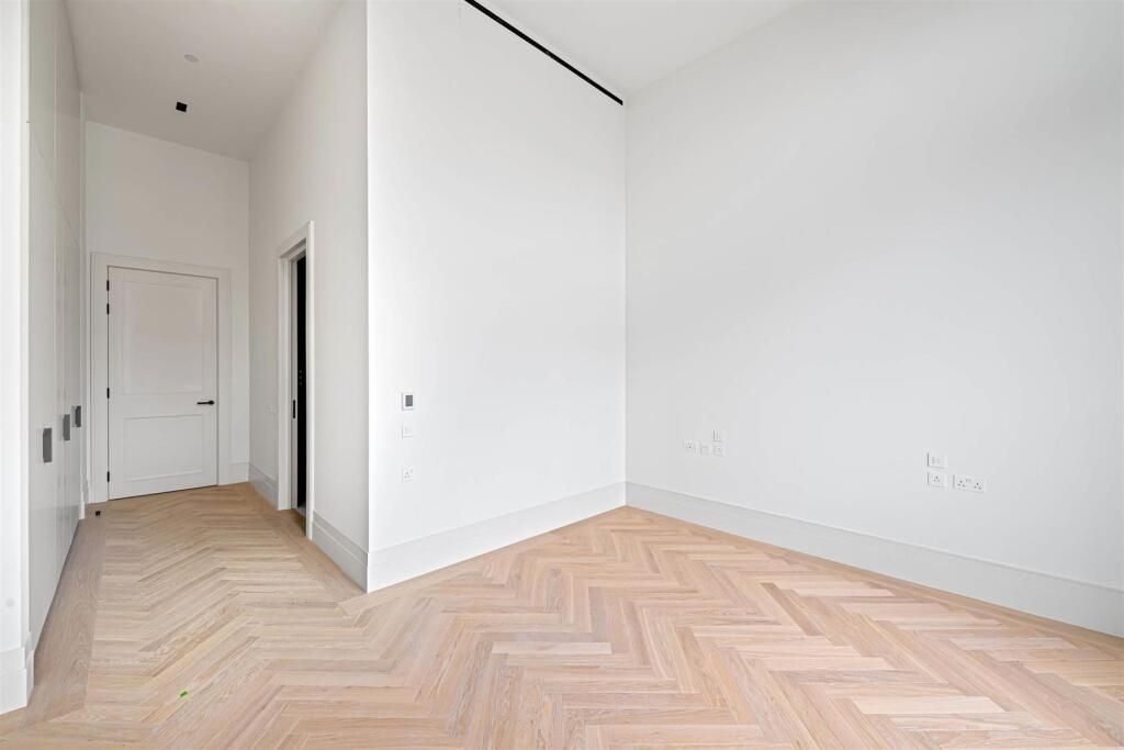 104 Brent Street, London photo 3