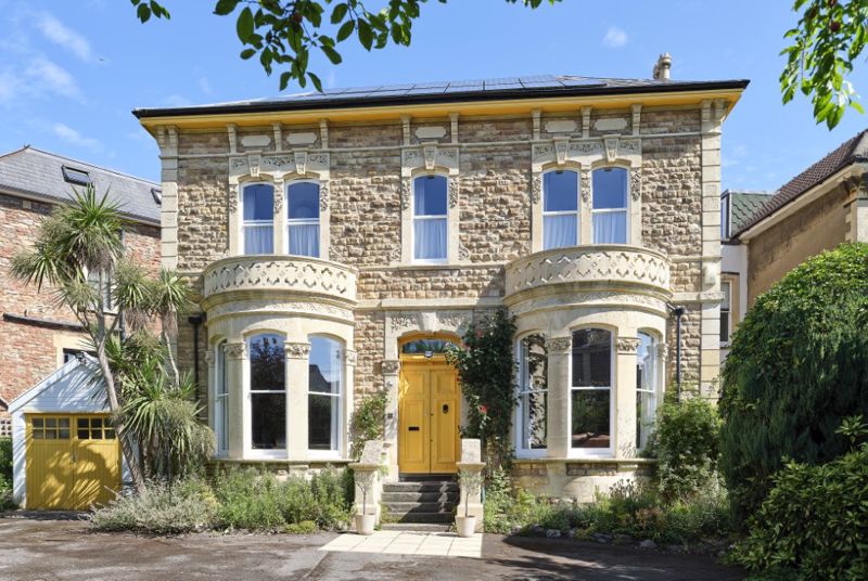 5 bedroom detached house for sale 0