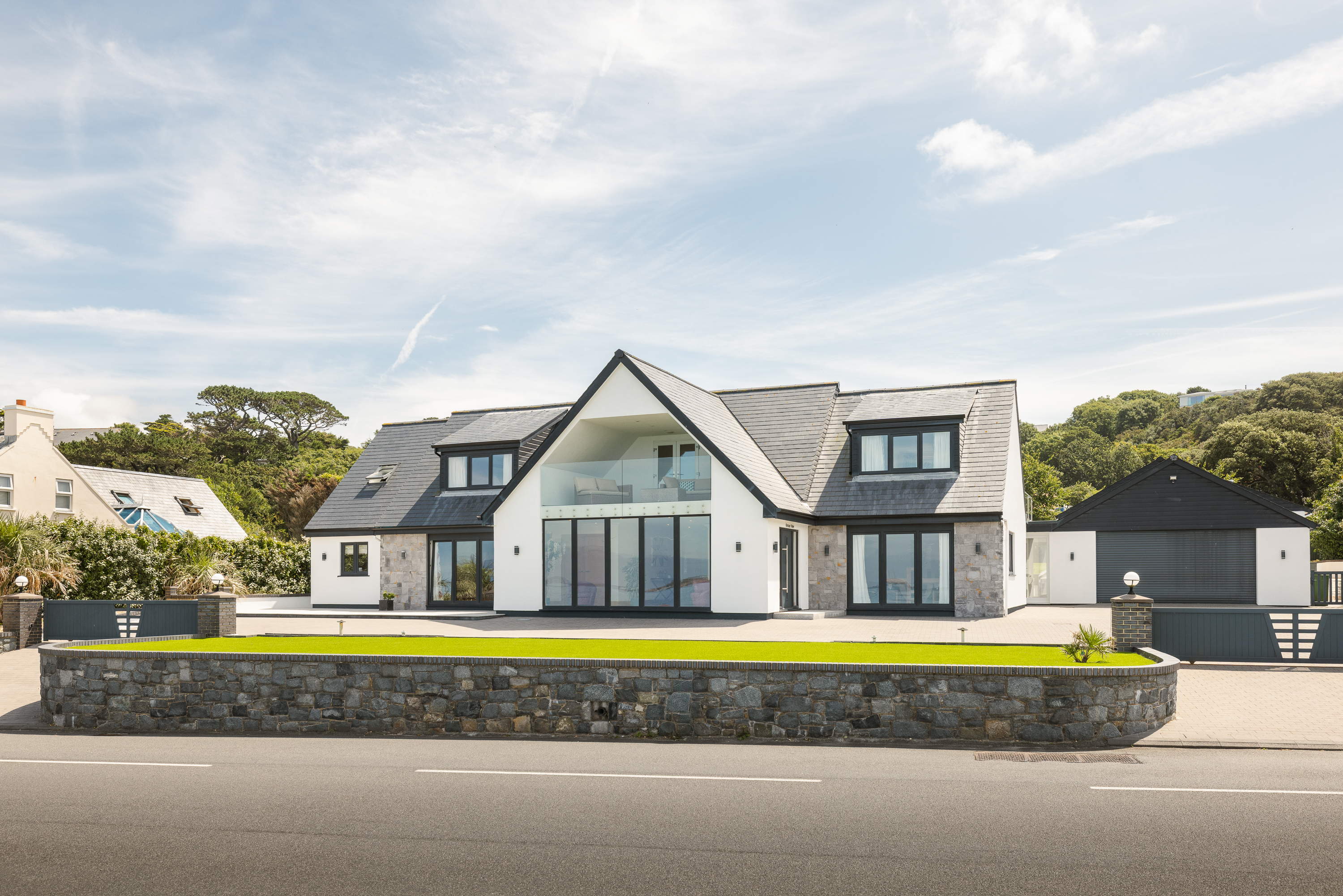 4 bedroom detached house for sale 0