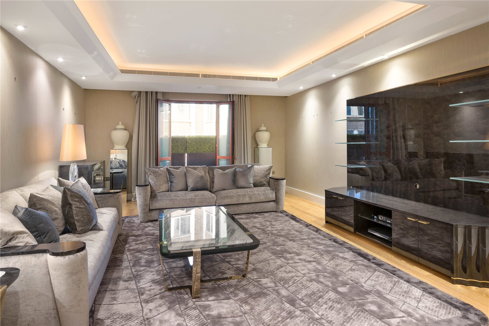 2 bedroom flat for sale 0