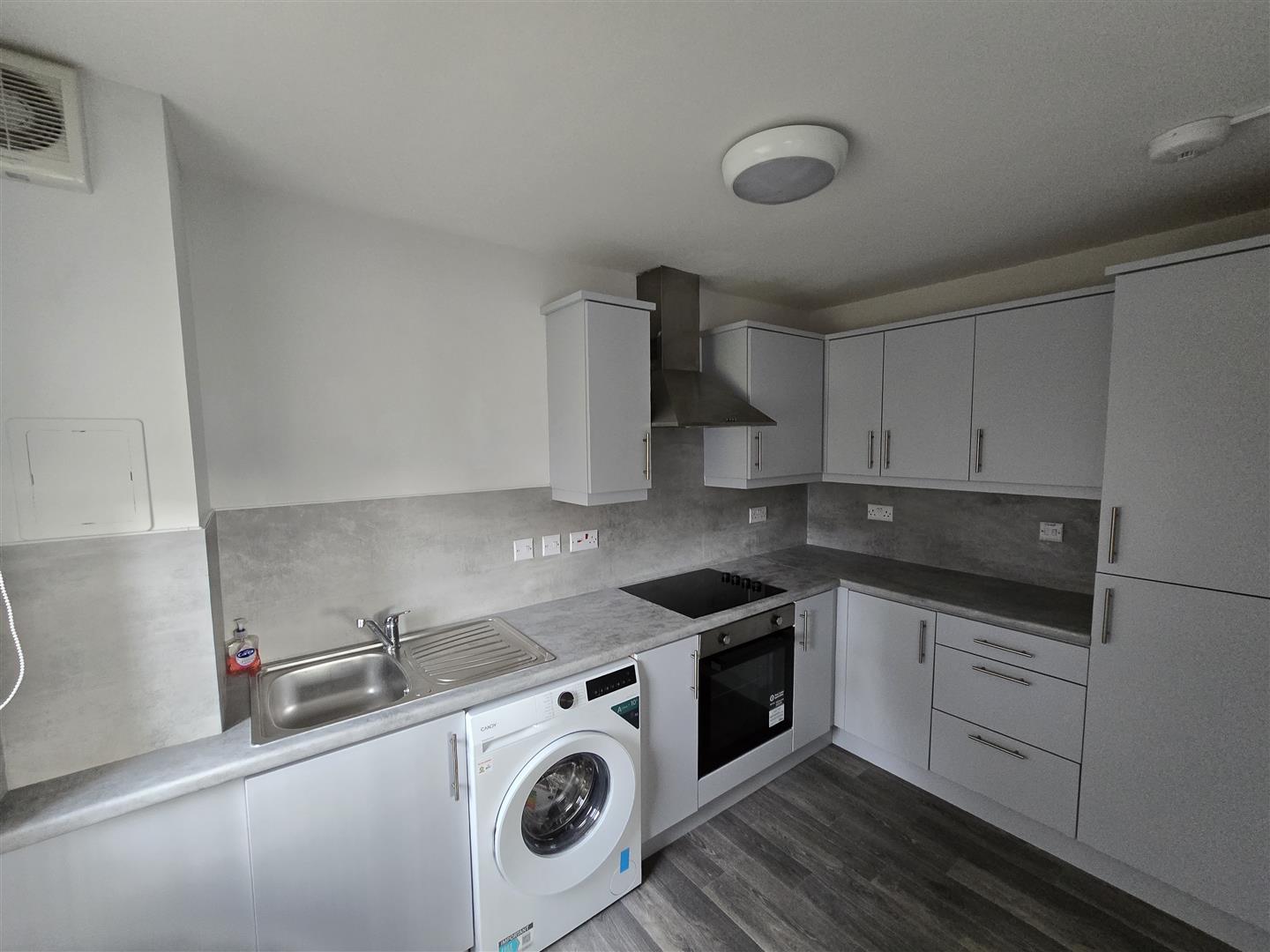 16, Millhall Court, Plains photo 4