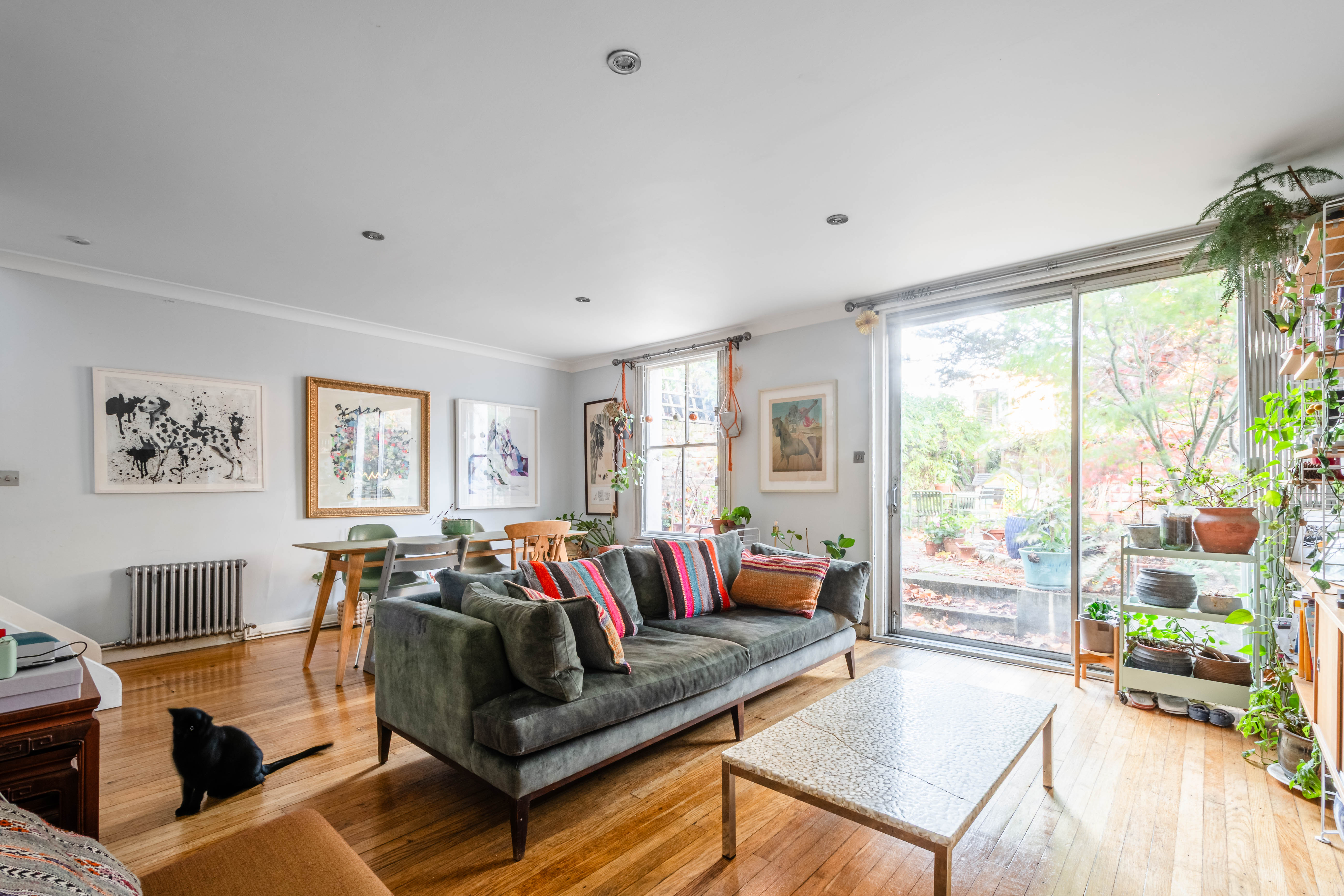 3 bedroom flat for sale 0