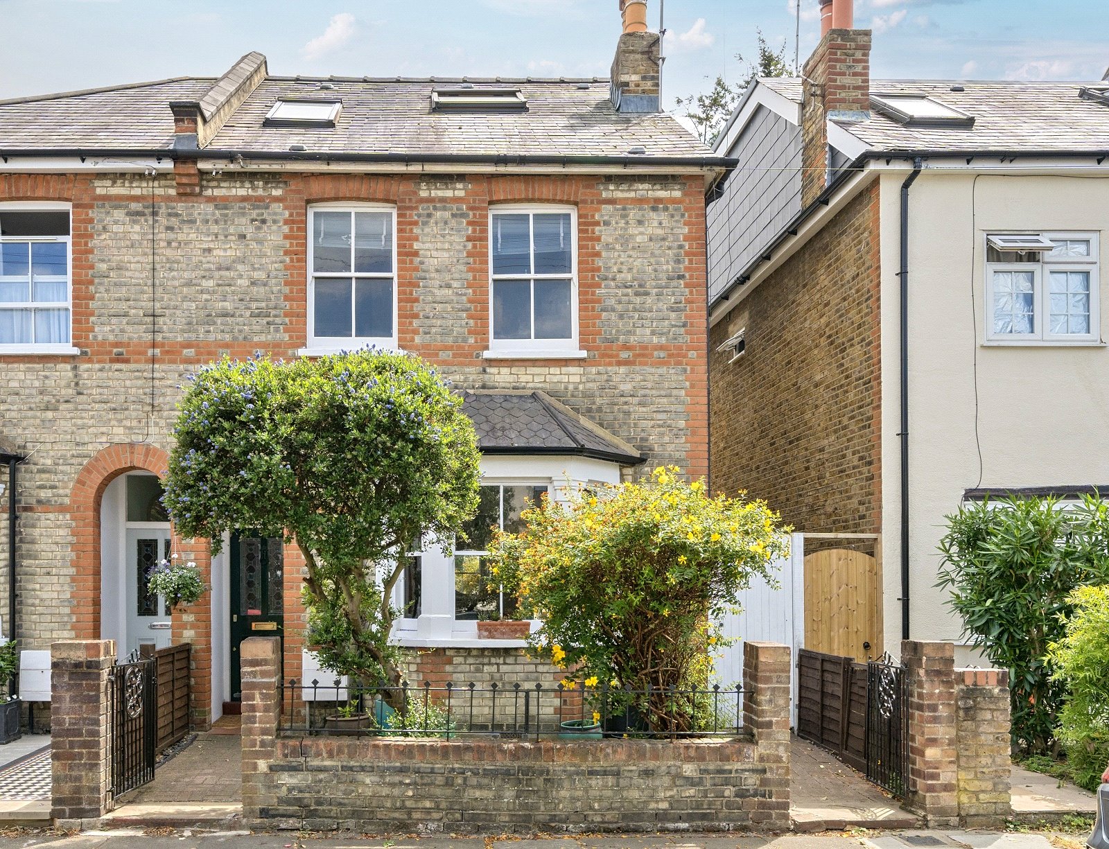 5 bedroom semi-detached house for sale 0