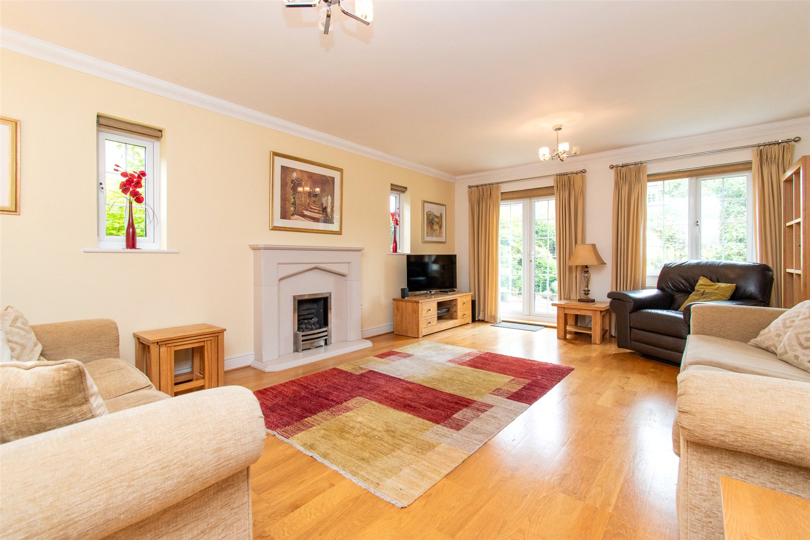 5 bedroom detached house for sale 0