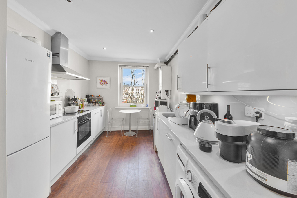 2 bedroom flat for sale 0